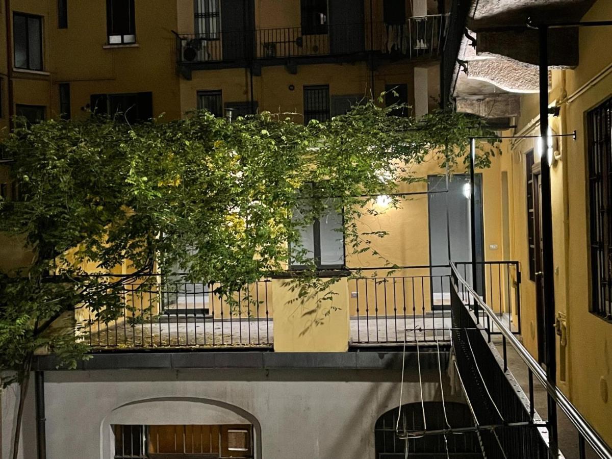 Deluxe Apartment Milan - Duomo - Milan Lin Airport Exteriör bild